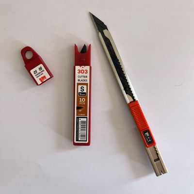 kopen 0,38 mm dikke 9 mm snijmessen gemaakt van SK2 hoog koolstofstaal voor snijprestaties online vervaardiging
