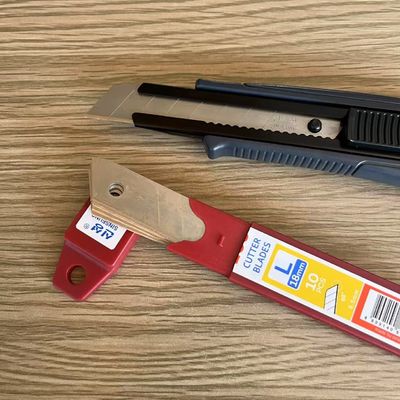 Veelzijdige 18 mm snijbladen geschikt voor verschillende snijwerkzaamheden Breedte 18 mm Vervangingsfrequentie varieert afhankelijk van het gebruik